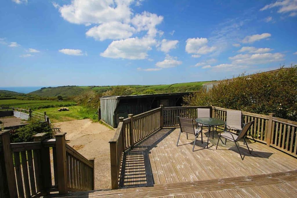 Spacious Cabin On Isolated Farm With Sea View Bude Exterior foto