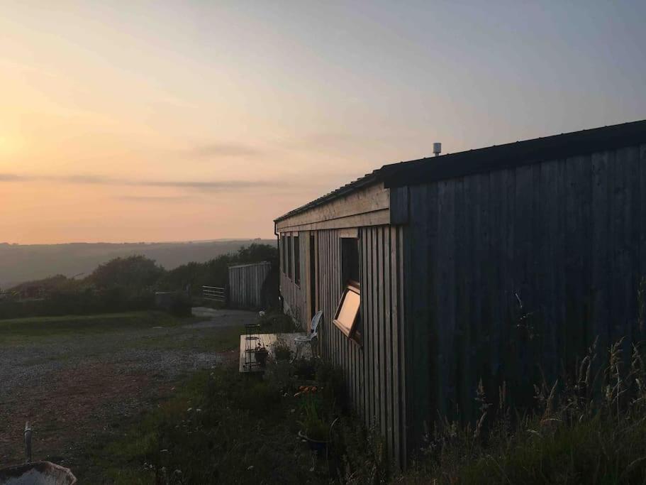 Spacious Cabin On Isolated Farm With Sea View Bude Exterior foto