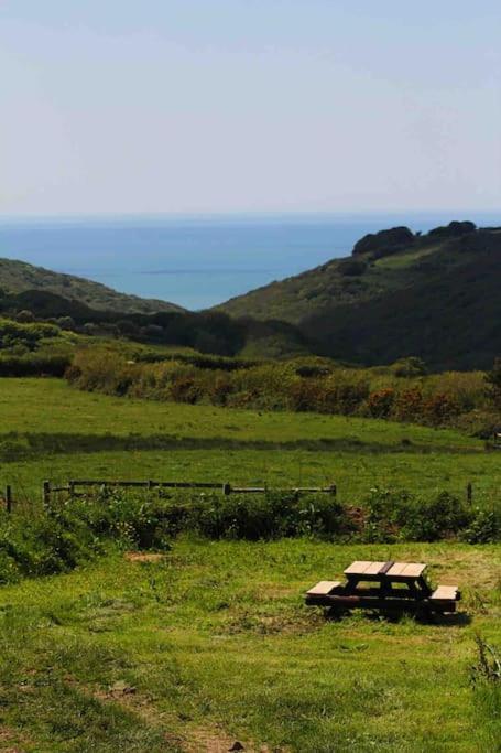 Spacious Cabin On Isolated Farm With Sea View Bude Exterior foto